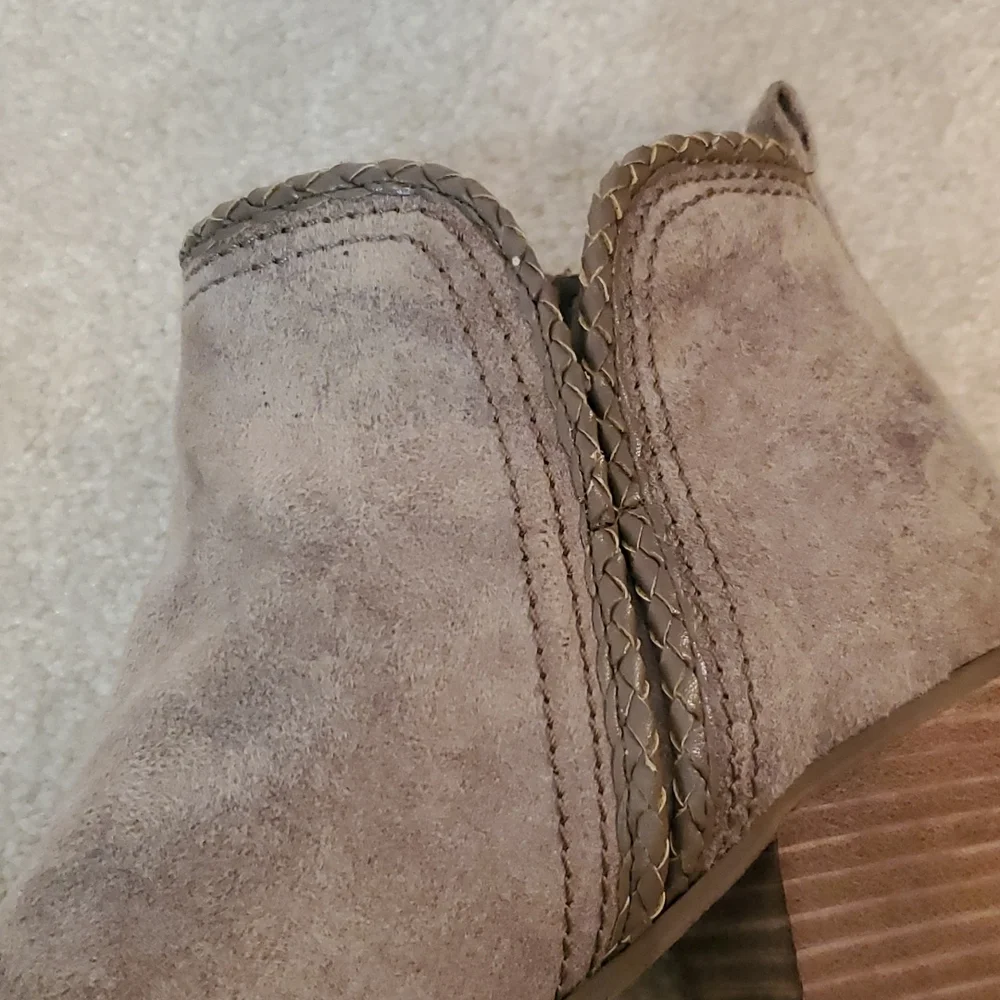 Dolce Vita taupe gray booties with side zipper western size 9